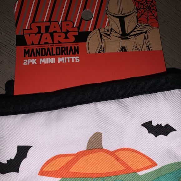 Two Piece Baby Yoda Pumpkin Mini Oven Mitt Set - Picture 2 of 2